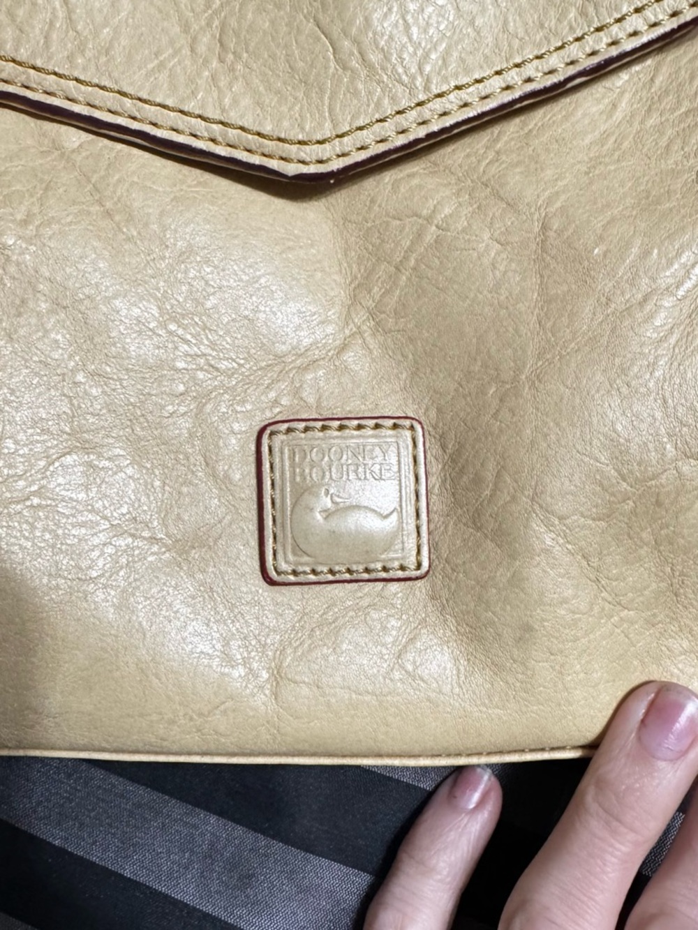 Dooney & Bourke Cream Leather Shoulder Bag with Brown Straps - Picture 4 of 7